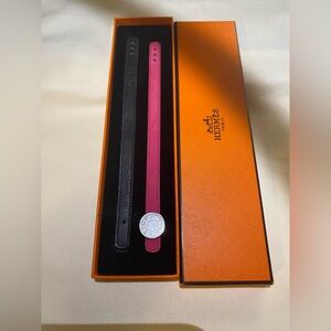 Hermès Sellier Looping Interchangeable Leather Bracelet in black and fuchsia